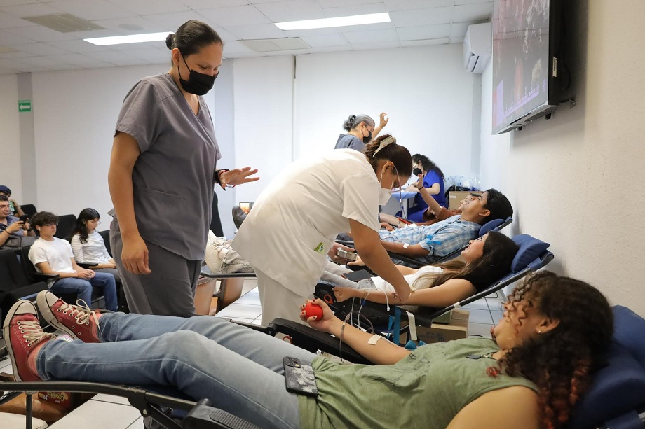 Colabora la UAT en campaña altruista para la donación de sangre