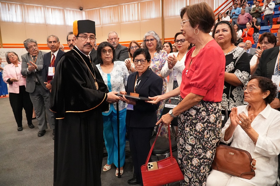 Reconoce la UAT vocación y trayectoria académica de sus docentes