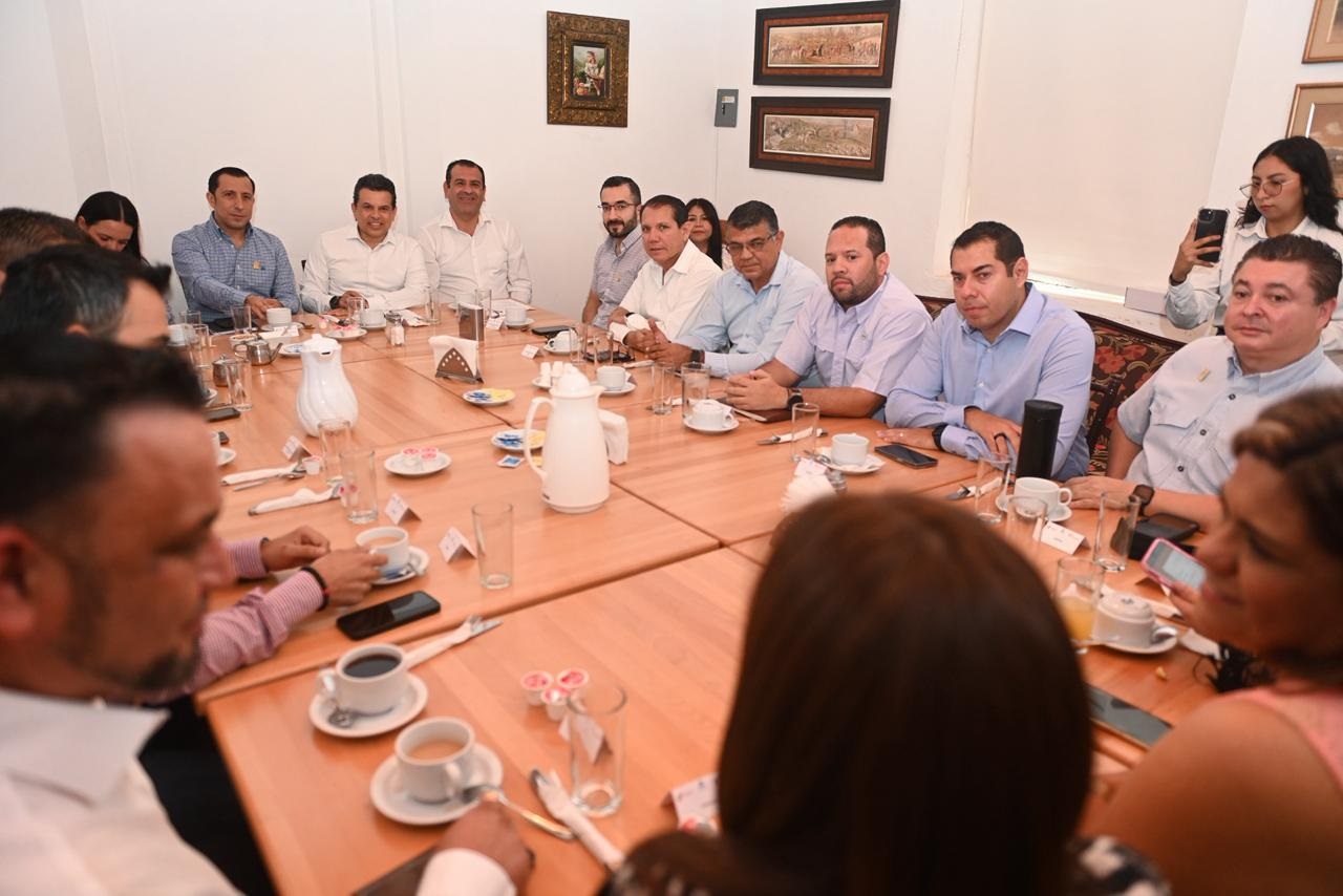 Estrechan lazos de colaboraciónGobierno de Victoria y CANACO.