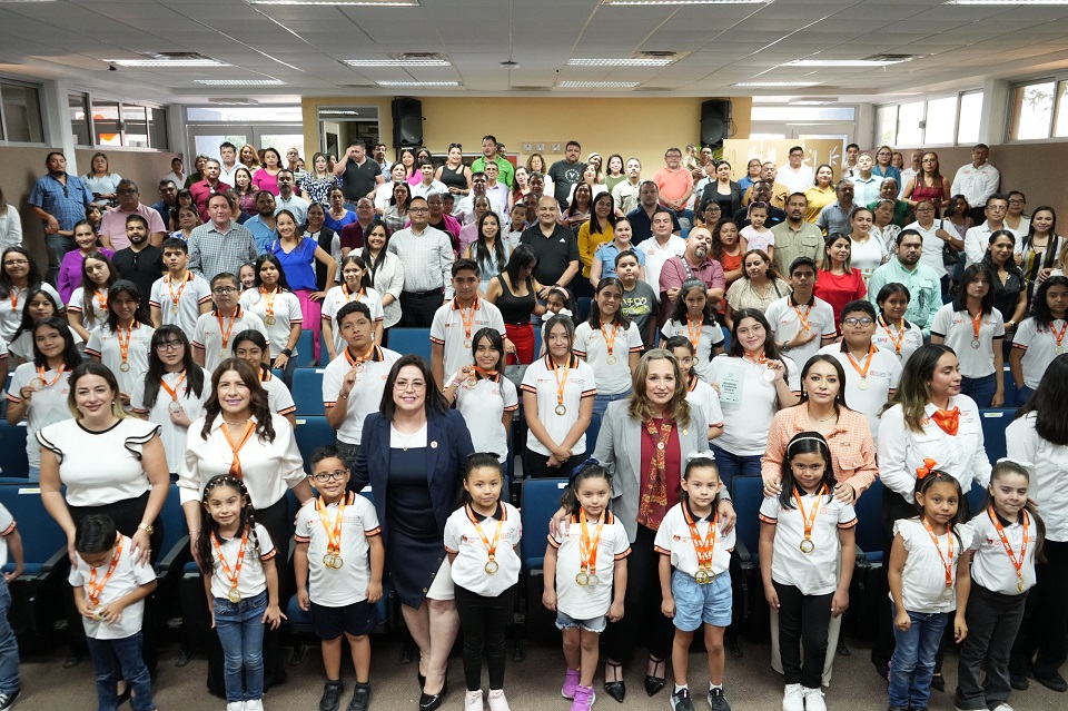 El CEINA-UAT celebra la excelencia educativa de sus estudiantes