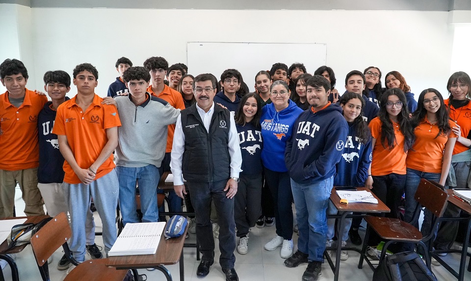 Constató rector logros y avances académicos de la Prepa 3 UAT